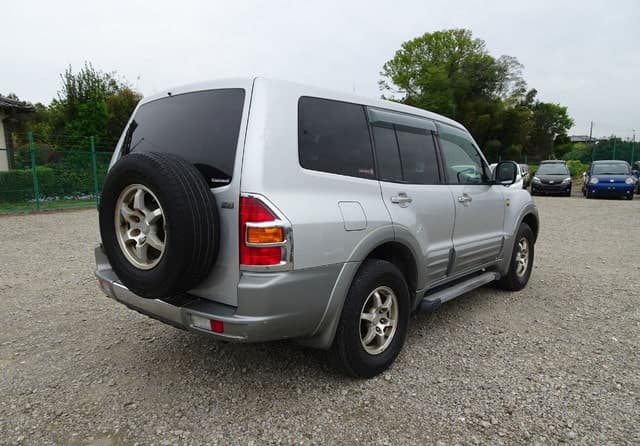 2001 Mitsubishi Pajero JDM car for sale — photo 2 of 5