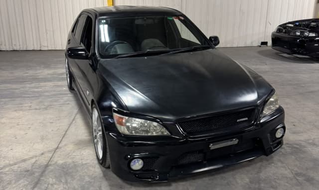 2000 Toyota Altezza JDM car for sale — photo 2 of 25