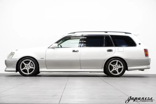 2001 Toyota Crown JDM car for sale — photo 4 of 25