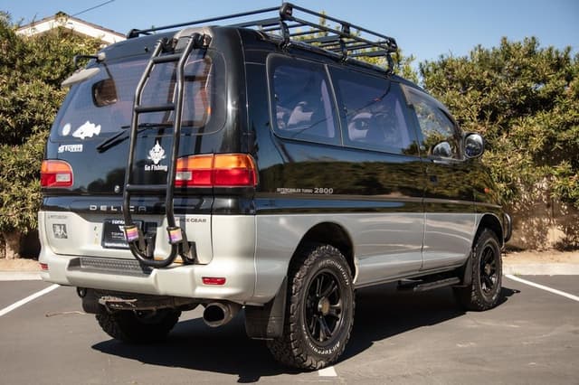 1994 Mitsubishi Delica JDM car for sale — photo 12 of 25