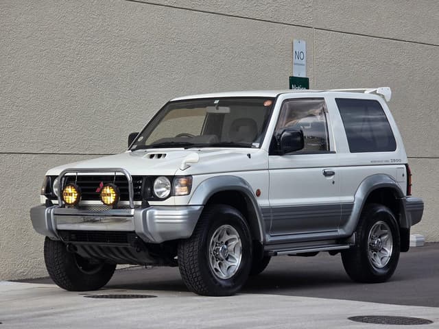 1997 Mitsubishi Pajero JDM car for sale — photo 22 of 25