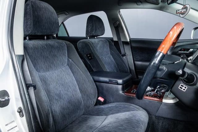 2009 Toyota Majesta JDM car for sale — photo 18 of 20