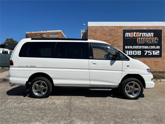2001 Mitsubishi Delica JDM car for sale — photo 5 of 10