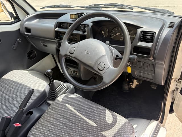 1999 Daihatsu Hijet JDM car for sale — photo 12 of 18