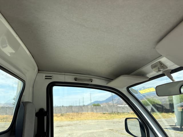 1998 Mitsubishi Minicab JDM car for sale — photo 12 of 25