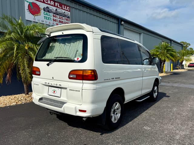 1995 Mitsubishi Delica JDM car for sale — photo 8 of 21
