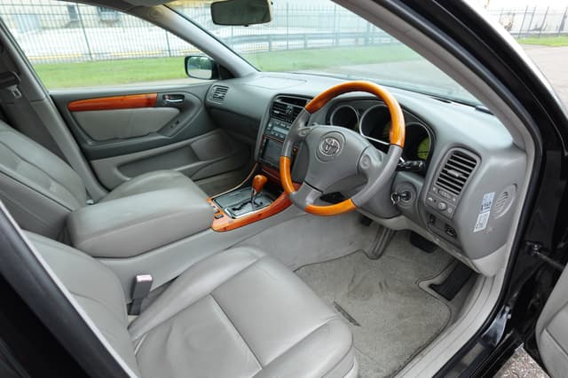 2001 Toyota Aristo JDM car for sale — photo 12 of 18