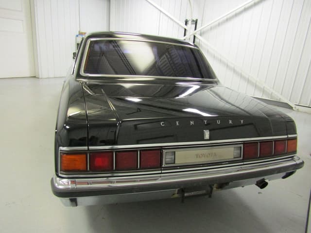 1991 Toyota Century JDM car for sale — photo 6 of 25