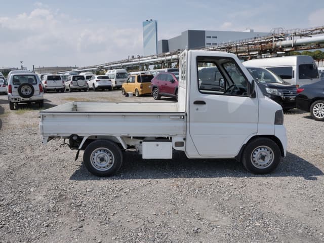 2001 Mitsubishi Minicab JDM car for sale — photo 4 of 25