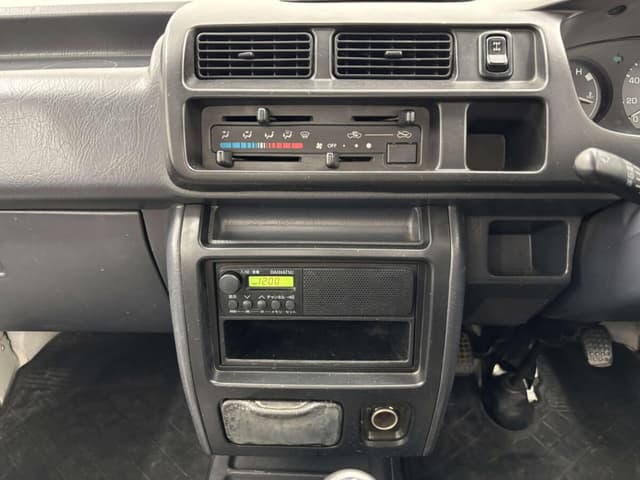 2001 Daihatsu Hijet JDM car for sale — photo 12 of 25