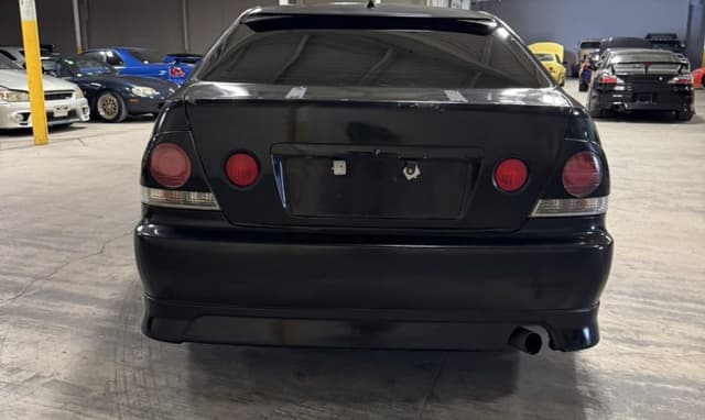 2000 Toyota Altezza JDM car for sale — photo 12 of 25