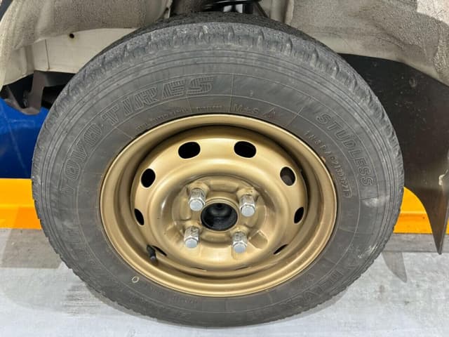 1999 Daihatsu Hijet JDM car for sale — photo 18 of 24