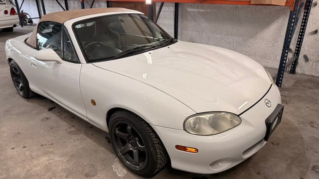 2000 Mazda Roadster (Eunos Roadster / MX-5) JDM car for sale — photo 3 of 13