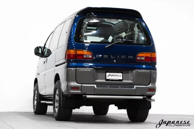 1997 Mitsubishi Delica JDM car for sale — photo 6 of 25
