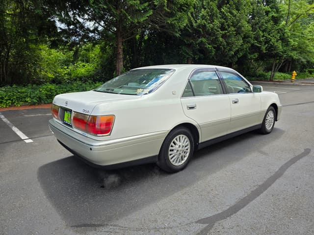 2001 Toyota Crown JDM car for sale — photo 5 of 13