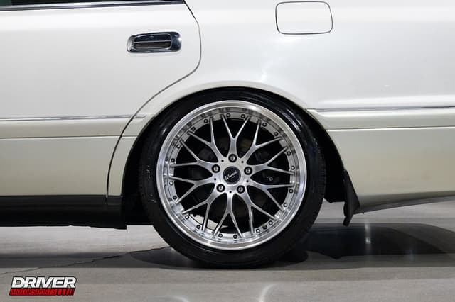 1997 Toyota Crown JDM car for sale — photo 22 of 25
