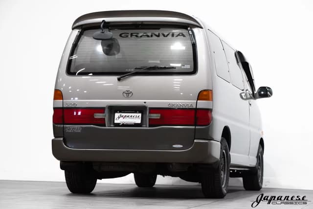 1996 Toyota Granvia JDM car for sale — photo 8 of 25