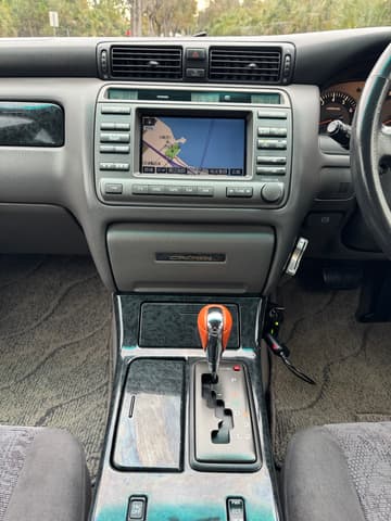 2000 Toyota Crown JDM car for sale — photo 19 of 24