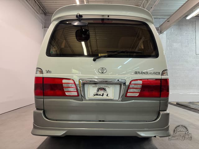 2001 Toyota Grand Hiace JDM car for sale — photo 19 of 25