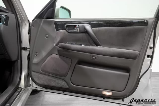 1999 Toyota Crown JDM car for sale — photo 20 of 25