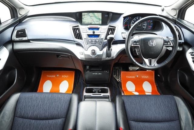 2009 Honda Odyssey JDM car for sale — photo 18 of 25