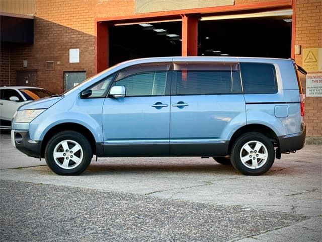 2010 Mitsubishi Delica JDM car for sale — photo 6 of 25