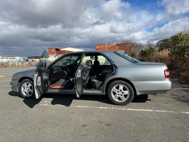 1997 Nissan Gloria JDM car for sale — photo 11 of 25