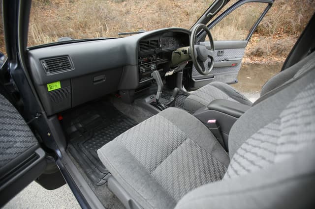1995 Toyota Hilux JDM car for sale — photo 7 of 10