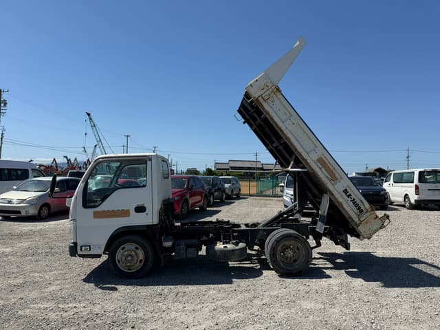 2011 Isuzu Elf JDM car for sale — photo 3 of 25