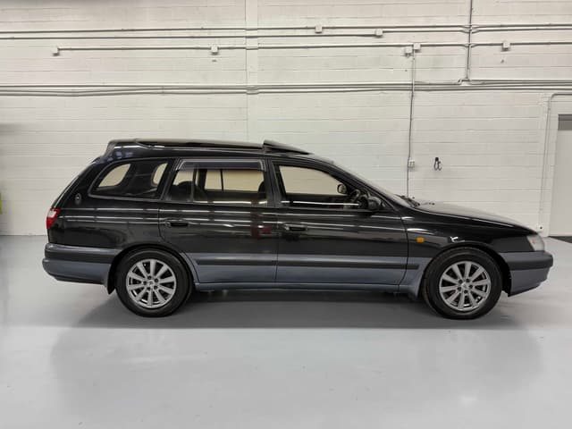 1992 Toyota Caldina JDM car for sale — photo 4 of 25