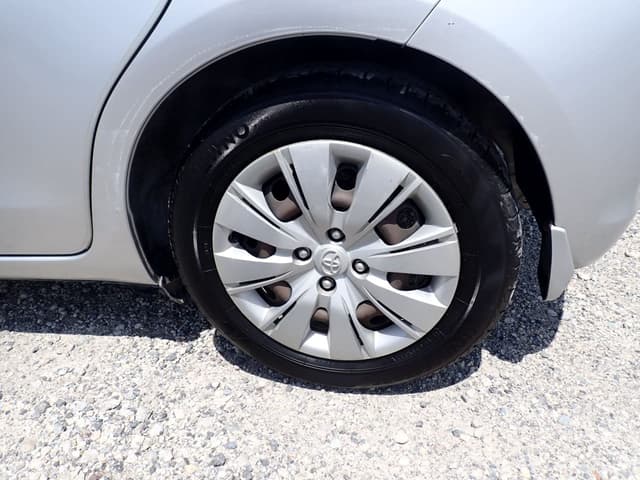 2011 Toyota Vitz JDM car for sale — photo 10 of 25