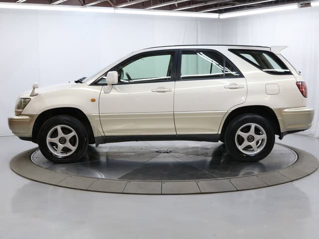 1998 Toyota Harrier JDM car for sale — photo 4 of 25