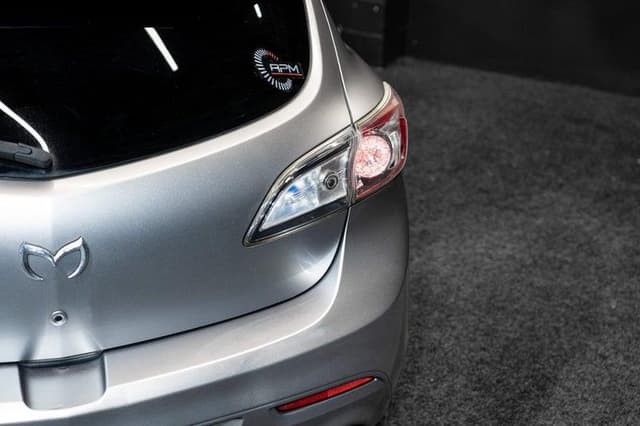 2010 Mazda Axela JDM car for sale — photo 3 of 12