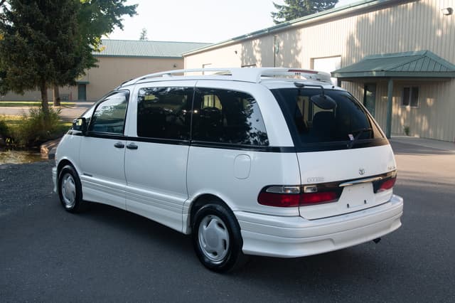 1998 Toyota Estima JDM car for sale — photo 4 of 15