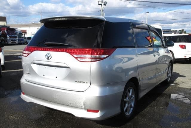 2006 Toyota Estima JDM car for sale — photo 8 of 20