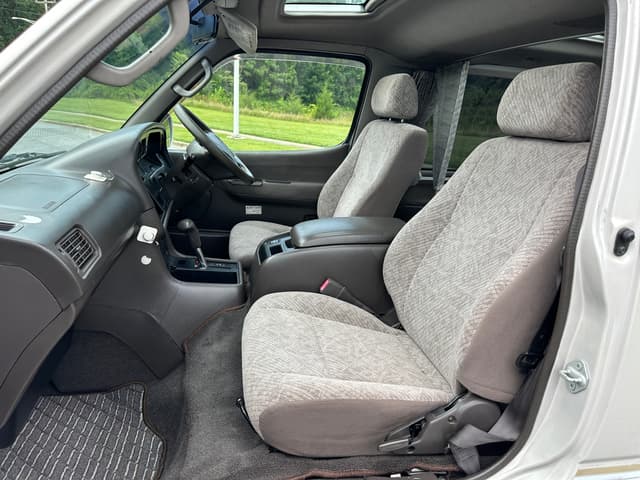1998 Toyota HiAce JDM car for sale — photo 12 of 18