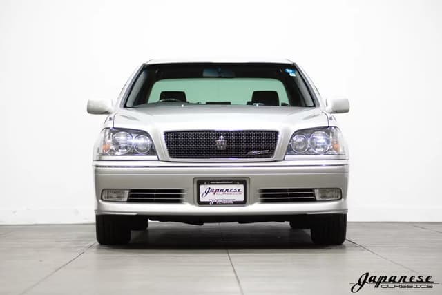 1999 Toyota Crown JDM car for sale — photo 2 of 25