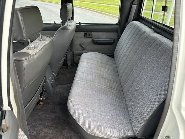 1992 Toyota Hilux JDM car for sale — photo 17 of 20