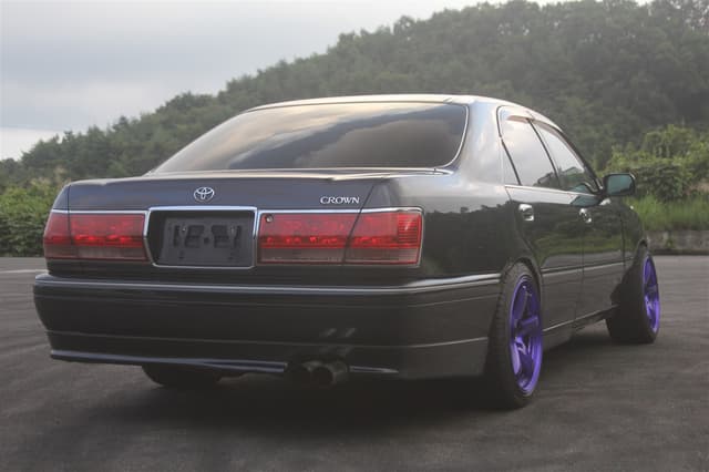 2001 Toyota Crown JDM car for sale — photo 3 of 10