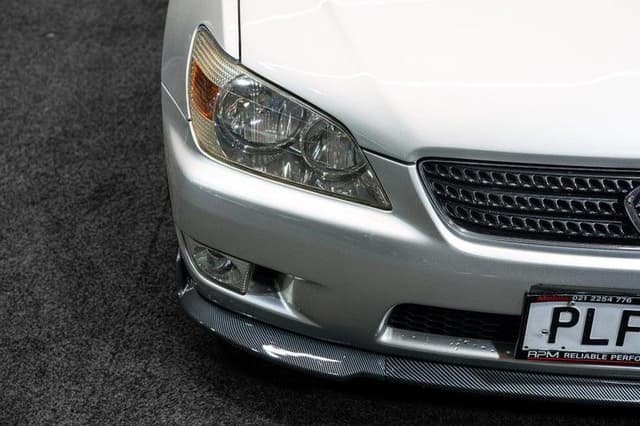 2001 Toyota Altezza JDM car for sale — photo 9 of 18