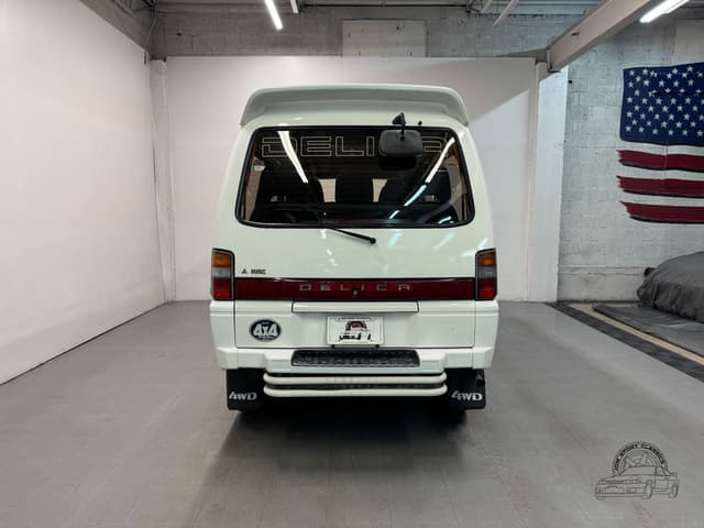 1991 Mitsubishi Delica JDM car for sale — photo 16 of 25