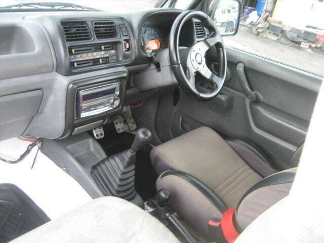 1999 Suzuki Jimny JDM car for sale — photo 3 of 12