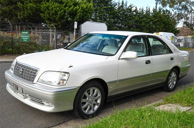 1999 Toyota Crown JDM car for sale — photo 6 of 21