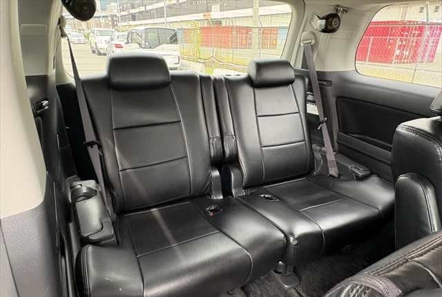 2008 Toyota Vellfire JDM car for sale — photo 19 of 25