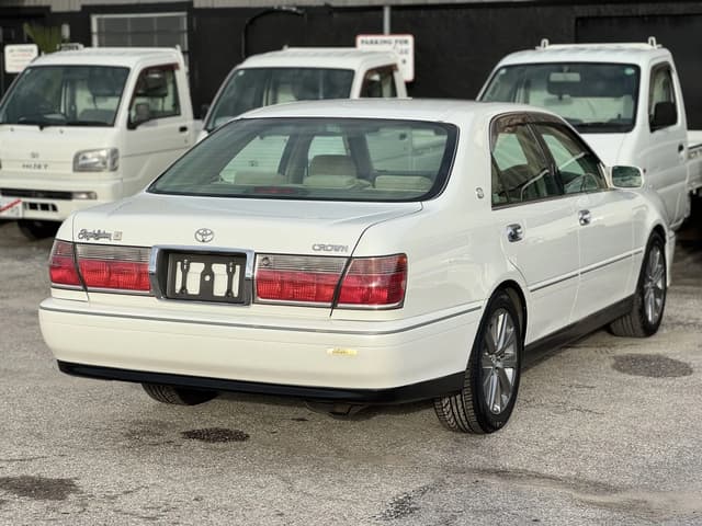 2000 Toyota Crown JDM car for sale — photo 8 of 22