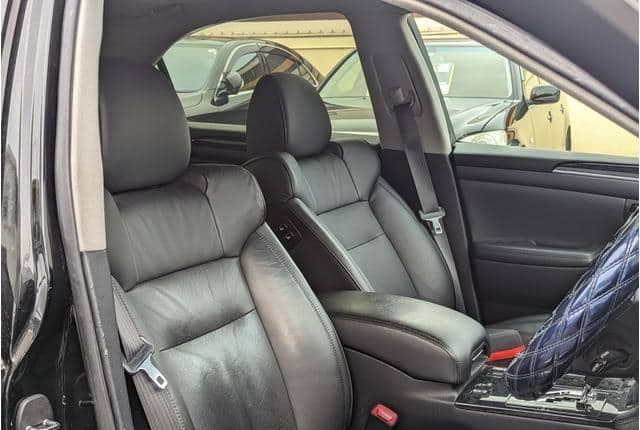 2006 Toyota Crown JDM car for sale — photo 10 of 25