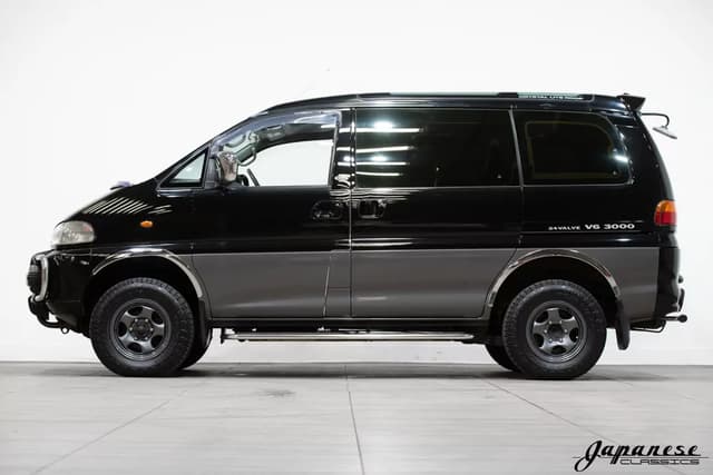 1997 Mitsubishi Delica JDM car for sale — photo 4 of 25