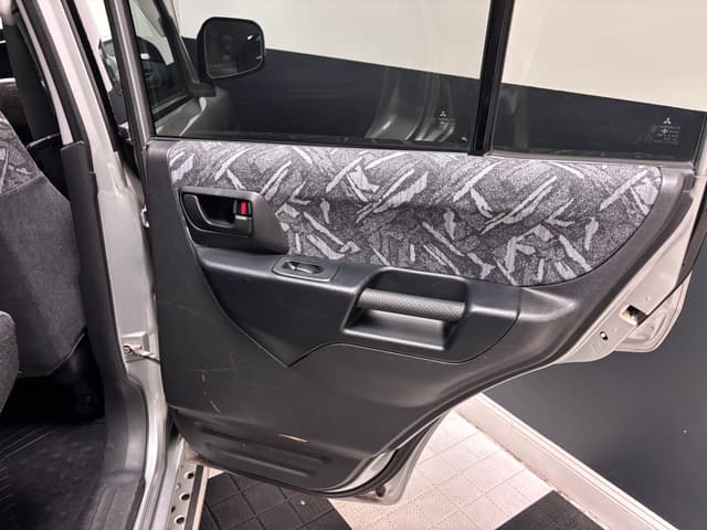 2000 Mitsubishi Pajero JDM car for sale — photo 9 of 25
