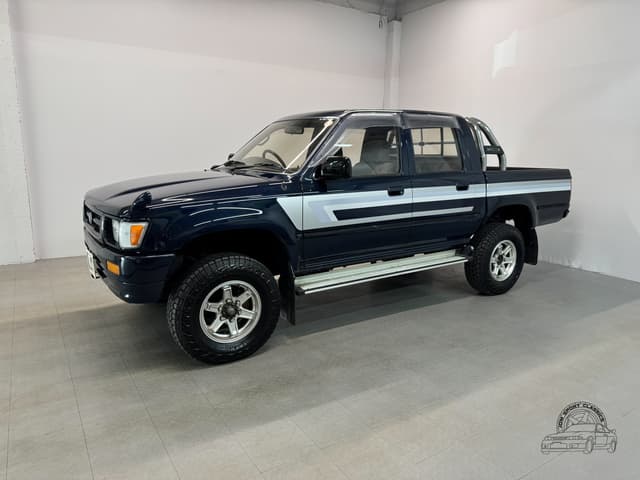 1993 Toyota Hilux JDM car for sale — photo 9 of 25