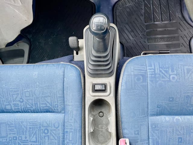 1999 Mitsubishi Minicab JDM car for sale — photo 19 of 25